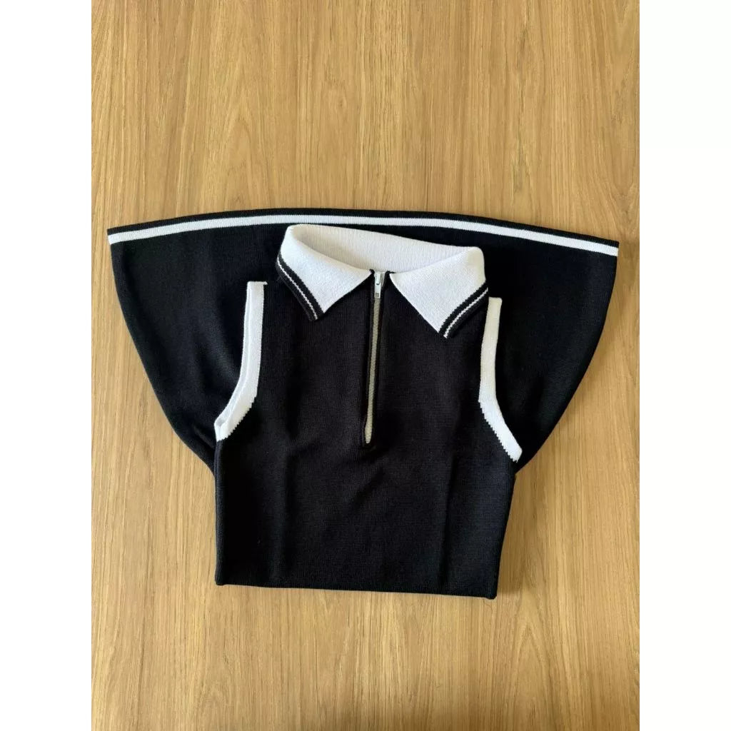 Vestido Curto Tricot Modal Gola Polo com Zíper Sem Manga Elegante