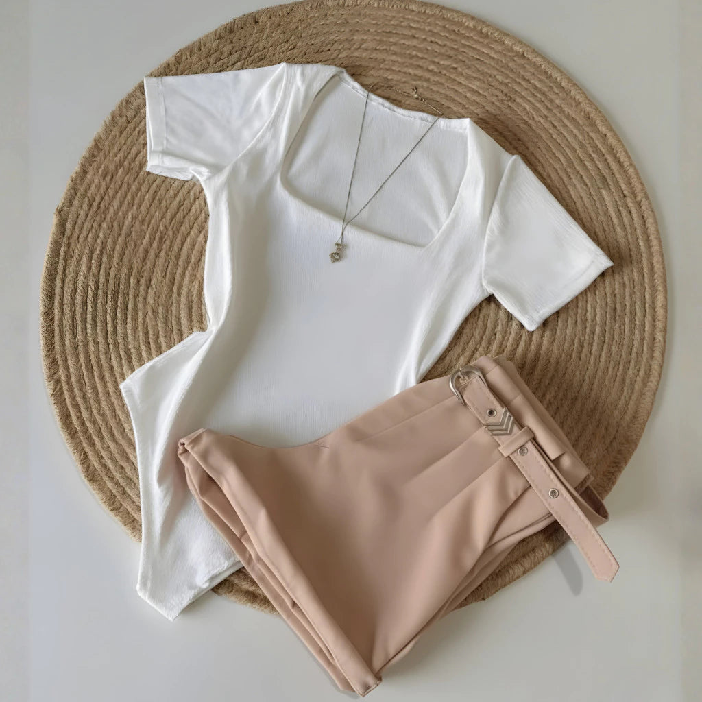 Conjunto Body Gola Quadrada Branco com Short Alfaiataria